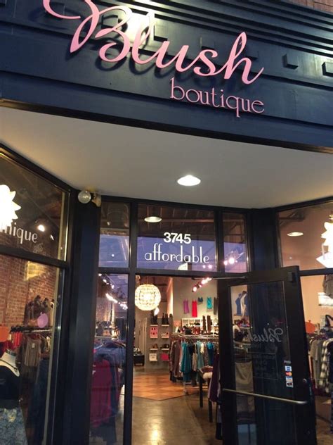 black and blush boutique